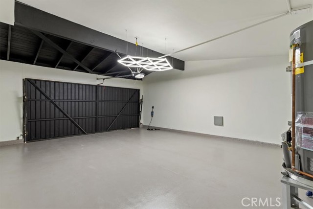 Detail Gallery Image 21 of 52 For 23755 Clarendon, Woodland Hills,  CA 91367 - 4 Beds | 3 Baths