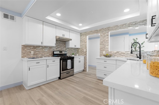 3622 W Kent Avenue, Santa Ana CA: https://media.crmls.org/medias/40052d01-7ade-40aa-9160-8a0586a95770.jpg
