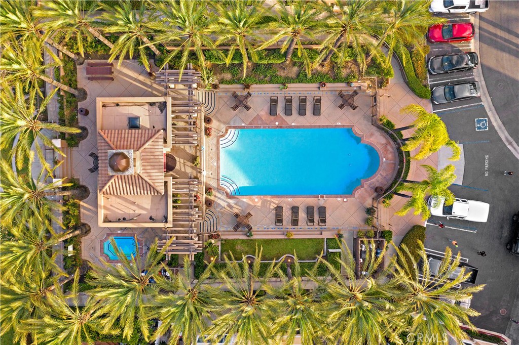 https://media.crmls.org/medias/4005b392-2a79-428b-b0d0-ac85ac0f0243.jpg?preset=X-Large