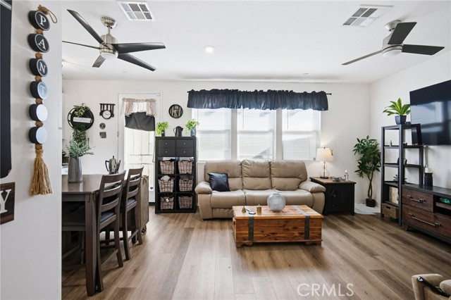 Detail Gallery Image 5 of 17 For 24711 6th, San Bernardino,  CA 92410 - 4 Beds | 3 Baths