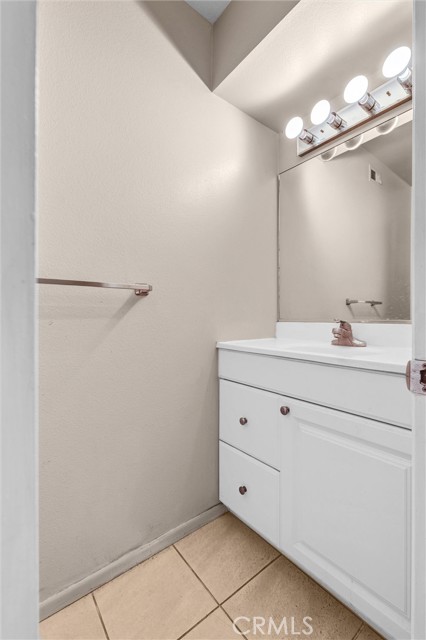 Image 7 of 15 For 426 Orange Avenue E