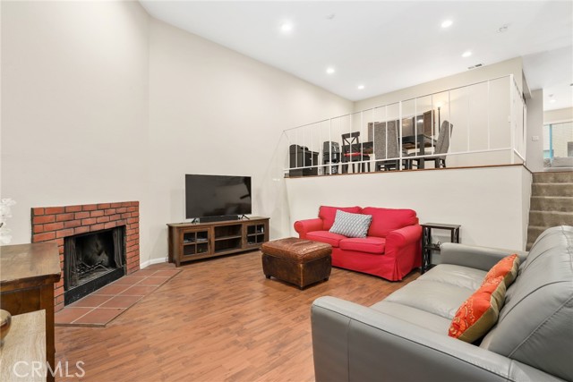 Detail Gallery Image 3 of 27 For 2304 Mathews Ave #2,  Redondo Beach,  CA 90278 - 2 Beds | 2/1 Baths