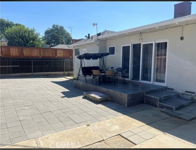 18763 Sunburst Street, Northridge CA: https://media.crmls.org/medias/4006dacf-2e2a-458f-b4d4-56b5a6f3d091.jpg