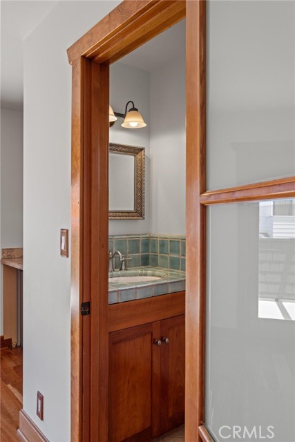 401 8th Street, Manhattan Beach CA: https://media.crmls.org/medias/4007ca2d-a782-439e-a48f-67b8c593fad1.jpg