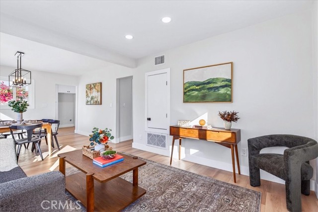 1254 Sanborn Avenue, Los Angeles CA: https://media.crmls.org/medias/40087556-4fbc-4c79-81ab-cc00f9e1a0a1.jpg