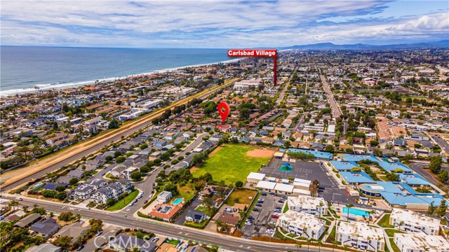 450 Anchor Way, Carlsbad CA: https://media.crmls.org/medias/40090d2d-0b07-4712-b2a0-05a7f09cb98c.jpg