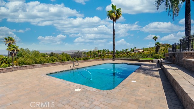 Detail Gallery Image 11 of 61 For 1525 Heather Ln, Riverside,  CA 92504 - 3 Beds | 2/2 Baths