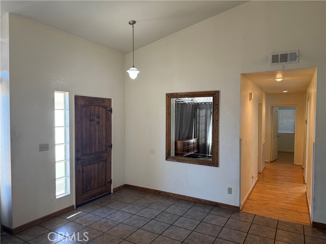 12997 San Lucas Drive, Victorville CA: https://media.crmls.org/medias/4009fcc8-65cf-44d0-a706-ef18fc484686.jpg