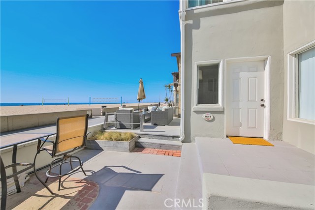 Detail Gallery Image 6 of 26 For 1614 the Strand, Hermosa Beach,  CA 90254 - 4 Beds | 4 Baths