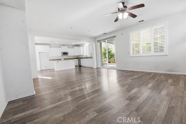 Detail Gallery Image 7 of 44 For 7165 Mystic Cloud, Corona,  CA 92880 - 3 Beds | 2/1 Baths