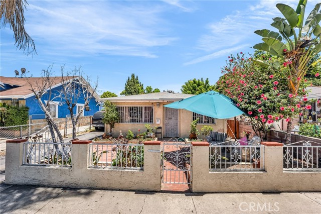 2660 Newell Street, County - Los Angeles CA: https://media.crmls.org/medias/400a8ff7-17c2-4a47-9902-f8d93ab6c9e2.jpg