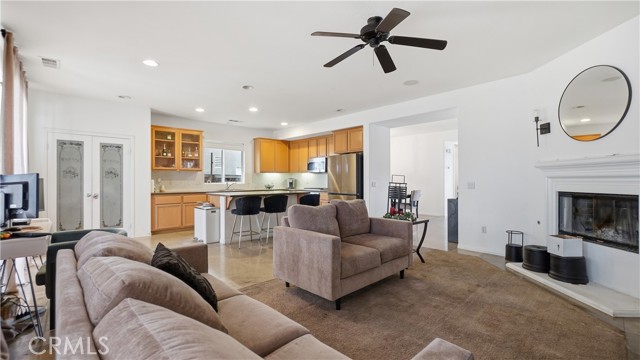 Detail Gallery Image 7 of 41 For 11938 Tiffany, Victorville,  CA 92392 - 4 Beds | 3 Baths