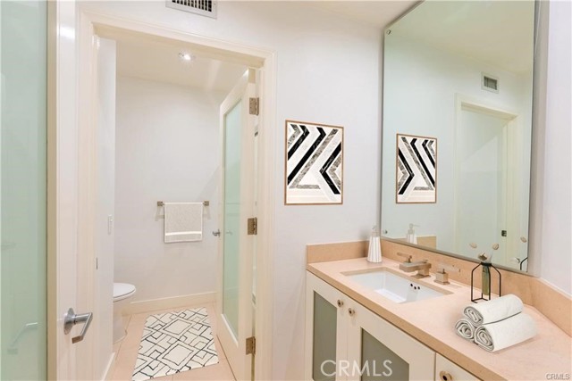 Detail Gallery Image 19 of 24 For 20950 Oxnard St #63,  Woodland Hills,  CA 91367 - 3 Beds | 2/1 Baths