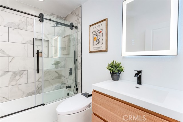 26 Seton, Irvine CA: https://media.crmls.org/medias/400c630c-effb-487a-b833-661174f02b5d.jpg