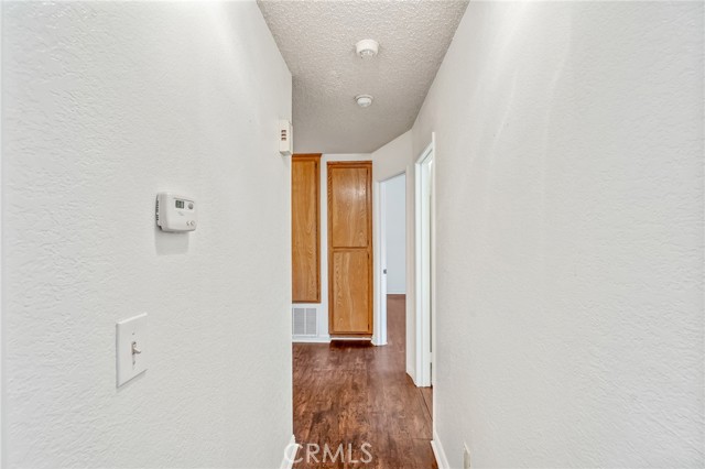 Detail Gallery Image 16 of 30 For 4883 Newport Ln, Riverside,  CA 92504 - 3 Beds | 2 Baths