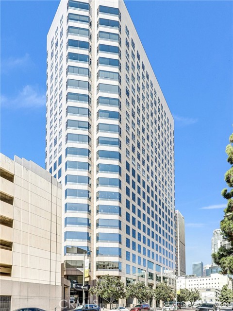 Detail Gallery Image 2 of 32 For 801 S Grand Ave #1812,  Los Angeles,  CA 90017 - 2 Beds | 2 Baths