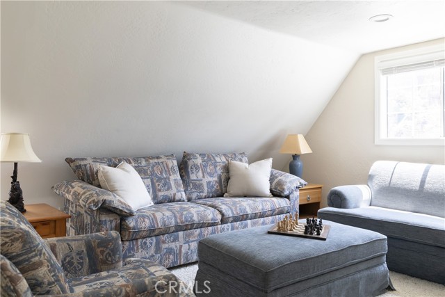 262 State Highway 173, Lake Arrowhead CA: https://media.crmls.org/medias/400d1e31-84ab-4927-a10a-861c755da937.jpg