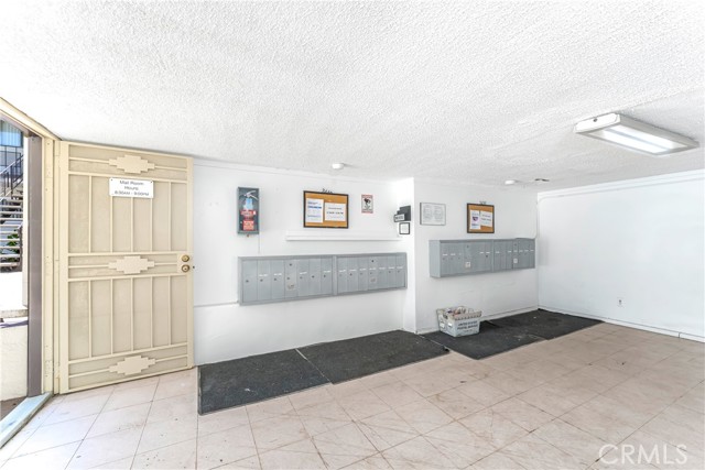 3430 Elm Avenue, Long Beach CA: https://media.crmls.org/medias/400d26c6-56ce-43ef-b15e-626c03bbaa59.jpg