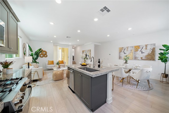 Detail Gallery Image 5 of 23 For 1419 St Simon Cir #E,  Alhambra,  CA 91803 - 4 Beds | 3/1 Baths