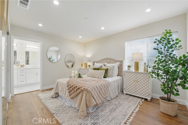 8142 Vantage Avenue, North Hollywood CA: https://media.crmls.org/medias/400e31c5-513c-48dd-8f08-7cf7b5e80432.jpg