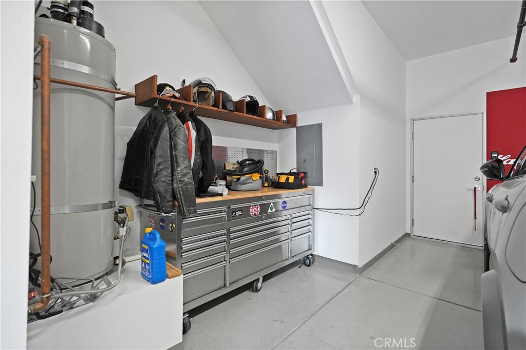 400e6a2c 1d77 482a B3fc 845bd084b375