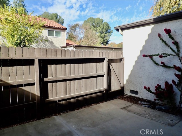 Detail Gallery Image 9 of 19 For 4085 Liberty Canyon Rd #94,  Agoura Hills,  CA 91301 - 3 Beds | 3 Baths