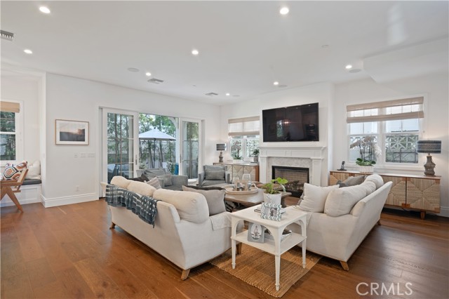 868 27th Street, Manhattan Beach, California 90266, 5 Bedrooms Bedrooms, ,6 BathroomsBathrooms,Residential,Sold,27th,SB21254472