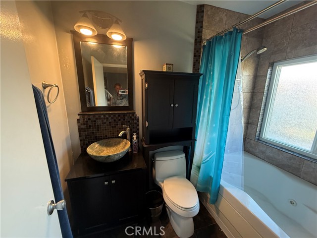 Detail Gallery Image 8 of 12 For 4317 E 6th, Long Beach,  CA 90814 - 3 Beds | 2 Baths