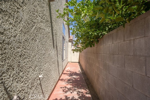 11500 Winery Drive, Fontana CA: https://media.crmls.org/medias/400fbc94-f029-460e-999c-62d42e282d1b.jpg