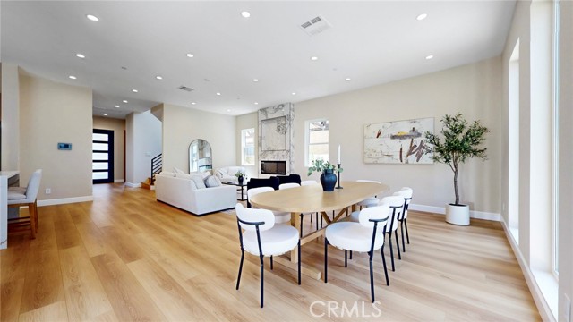 Image 17 of 75 For 421 Catalina Street