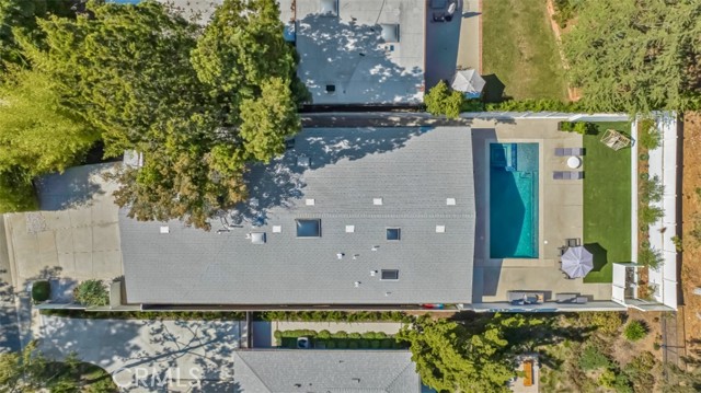 2712 N Beverly Glen Boulevard, Los Angeles CA: https://media.crmls.org/medias/4010944f-54c9-4106-856b-d1d013c03fa3.jpg