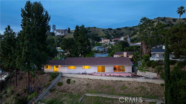 Detail Gallery Image 14 of 63 For 9960 Milburn, Sun Valley,  CA 91352 - 4 Beds | 2 Baths