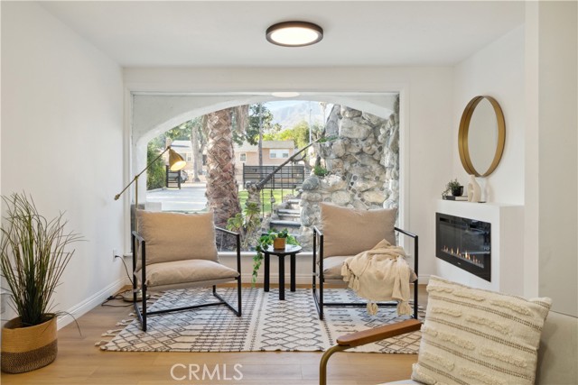 1290 E Woodbury Road, Pasadena CA: https://media.crmls.org/medias/4010d2d6-bb70-4dd4-8770-ed7496e329b2.jpg
