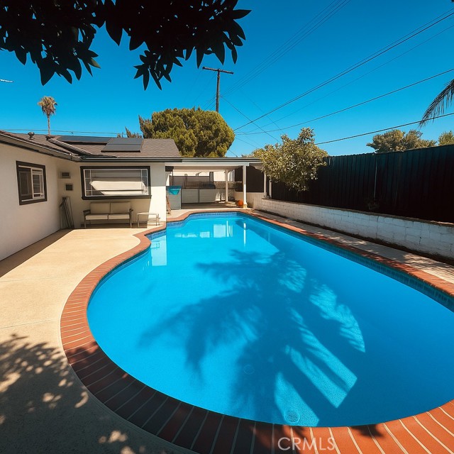 22252 Bassett Street, Canoga Park CA: https://media.crmls.org/medias/40115fdb-a8a8-4370-aa3c-a561422ae363.jpg