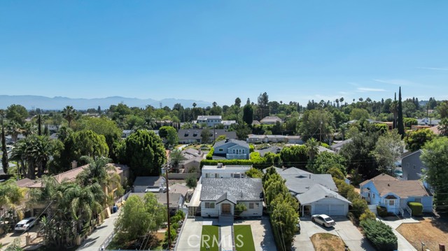 5434 Sylvia Avenue, Tarzana CA: https://media.crmls.org/medias/4011fee3-58e5-40d7-b2ea-207b979e6a8f.jpg