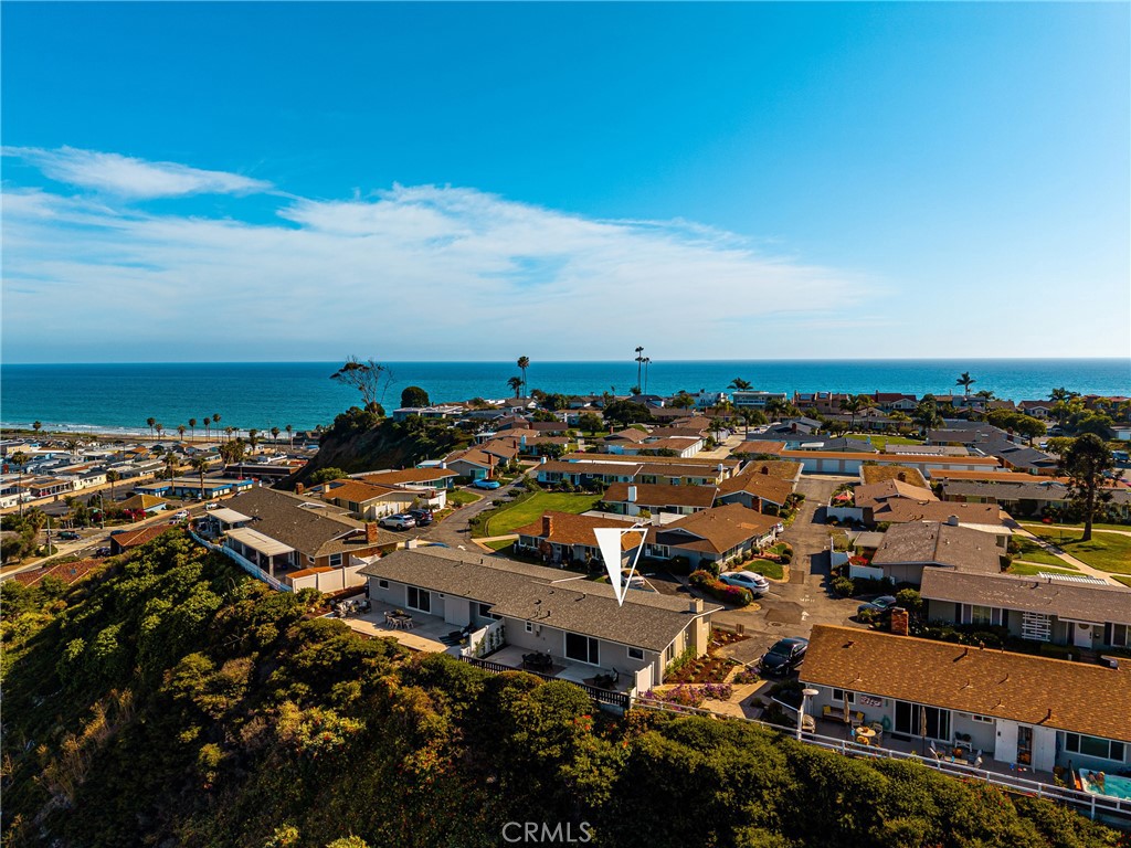 https://media.crmls.org/medias/4013003b-867b-411a-b9fc-47b0f6e76973.jpg?preset=X-Large