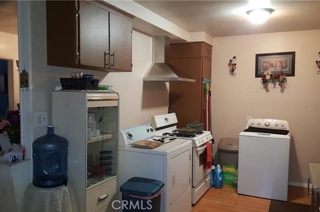 8014 S Western Avenue, Los Angeles CA: https://media.crmls.org/medias/40153bff-3a37-4951-b191-fbc5a4de1bfc.jpg
