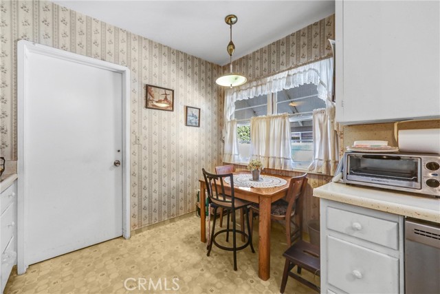 Detail Gallery Image 11 of 22 For 2405 Monte Vista, Pasadena,  CA 91107 - 4 Beds | 2 Baths