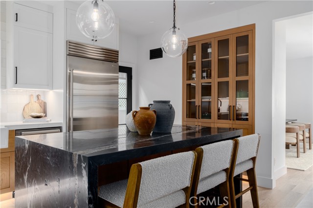 Detail Gallery Image 7 of 20 For 107 via Koron, Newport Beach,  CA 92663 - 4 Beds | 2/1 Baths