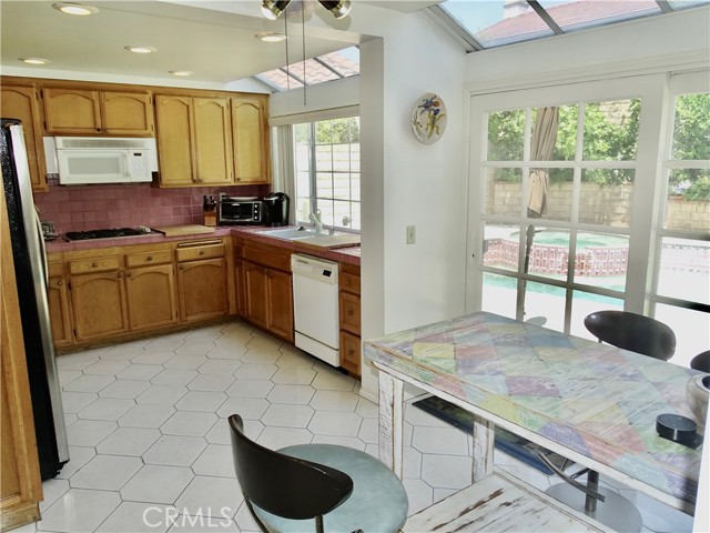 Detail Gallery Image 3 of 35 For 19637 Crystal Ridge Ln, Porter Ranch,  CA 91326 - 3 Beds | 2/1 Baths