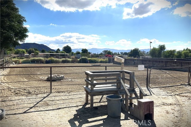 Detail Gallery Image 27 of 31 For 361 Spur, Norco,  CA 92860 - 4 Beds | 2 Baths