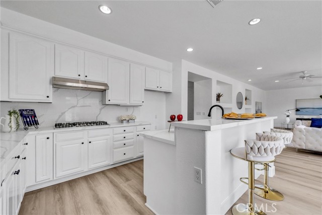 6556 Wells Springs Street, Eastvale CA: https://media.crmls.org/medias/4016c79b-6f15-42aa-b89d-662050bd3a7f.jpg