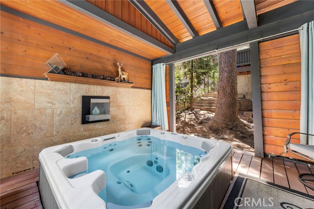 Detail Gallery Image 31 of 44 For 447 Bay View Dr, Lake Arrowhead,  CA 92352 - 4 Beds | 3 Baths