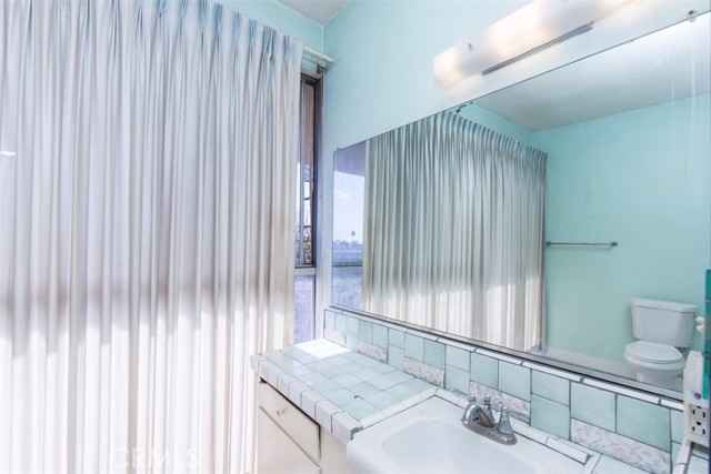 Detail Gallery Image 4 of 22 For 855 Victor Ave #227,  Inglewood,  CA 90302 - 2 Beds | 2 Baths