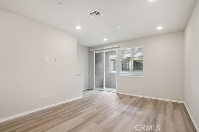 Detail Gallery Image 5 of 32 For 1551 Stratus Dr, Pomona,  CA 91768 - 3 Beds | 3 Baths