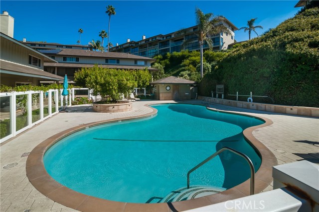 Detail Gallery Image 20 of 27 For 77 Blue Lagoon, Laguna Beach,  CA 92651 - 2 Beds | 3 Baths