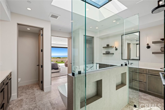 Detail Gallery Image 23 of 36 For 2 Twin Lakes Cir, Corona Del Mar,  CA 92625 - 4 Beds | 4/1 Baths