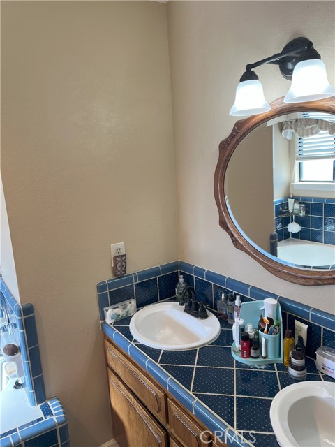 Detail Gallery Image 17 of 38 For 984 Pinon Rd, Pinon Hills,  CA 92372 - 3 Beds | 2/1 Baths