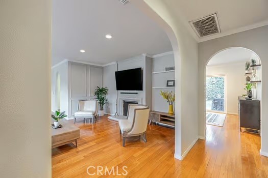 14614 Runnymede Street, Van Nuys CA: https://media.crmls.org/medias/401b1a4e-0712-4163-9053-9b2909c289cc.jpg
