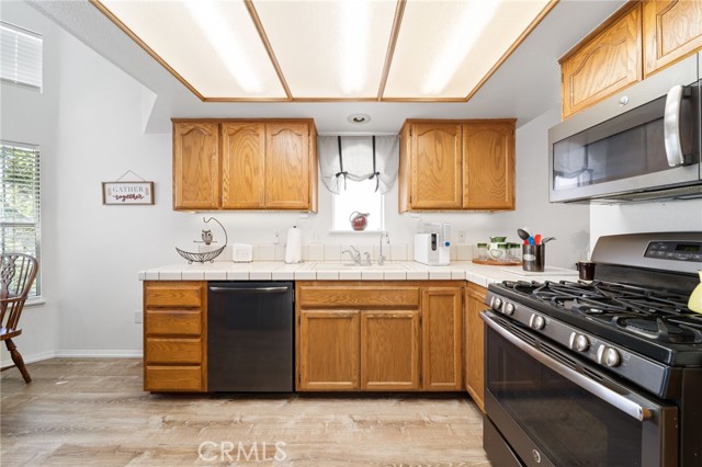 Detail Gallery Image 4 of 20 For 11575 Winifred Dr, Apple Valley,  CA 92308 - 2 Beds | 2 Baths